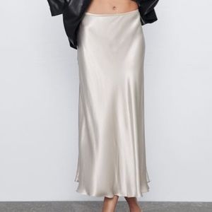 ZARA Satin Effect Skirt Champagne Cream Beige Small